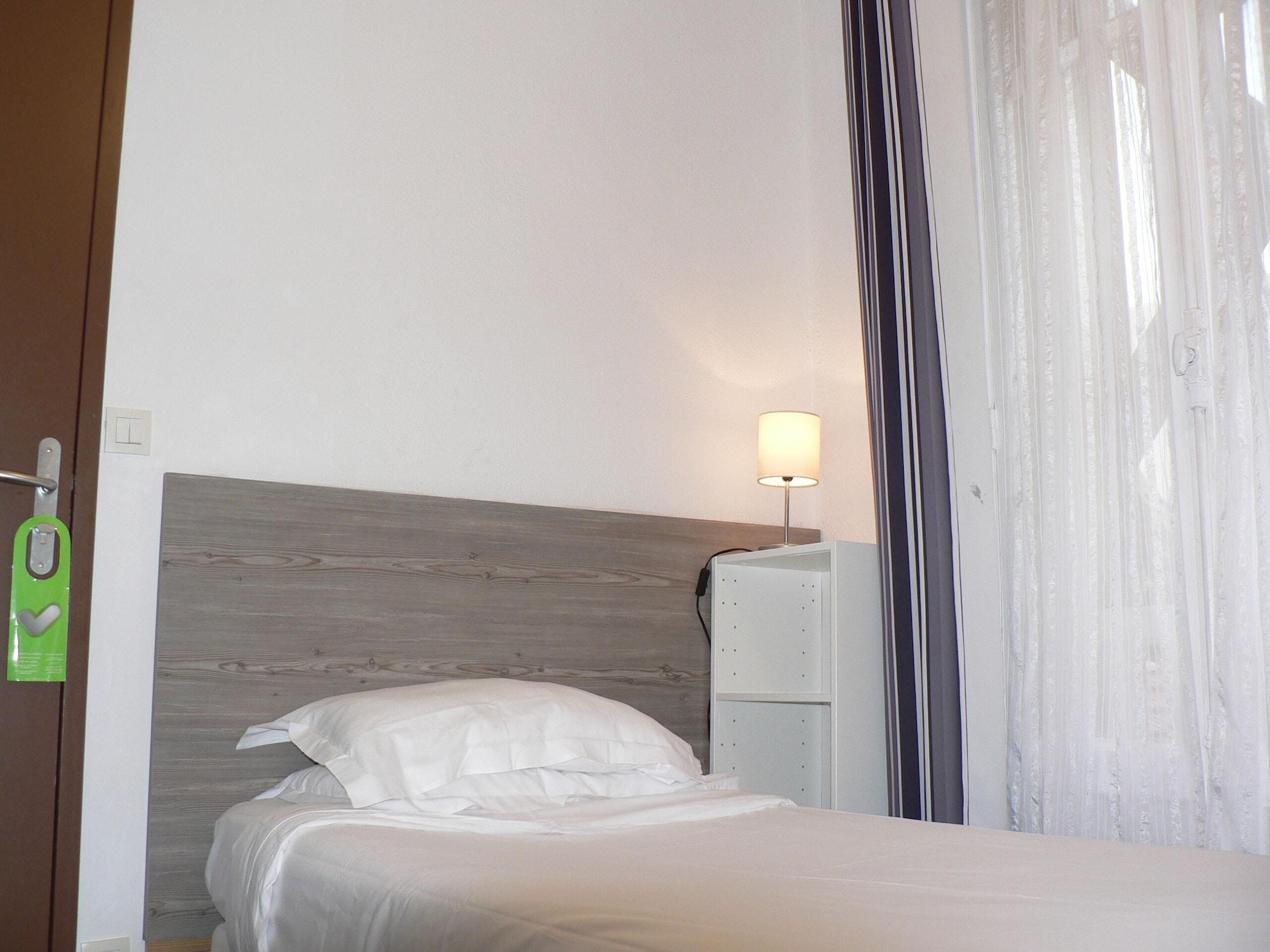 Hotel Les Alizes Biarritz Exterior photo