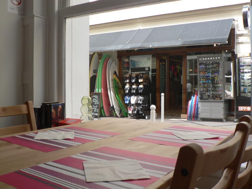 Hotel Les Alizes Biarritz Room photo