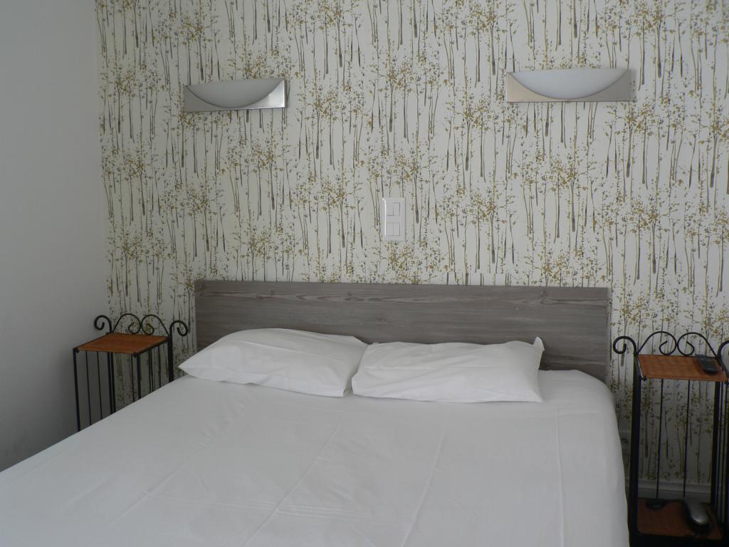 Hotel Les Alizes Biarritz Room photo