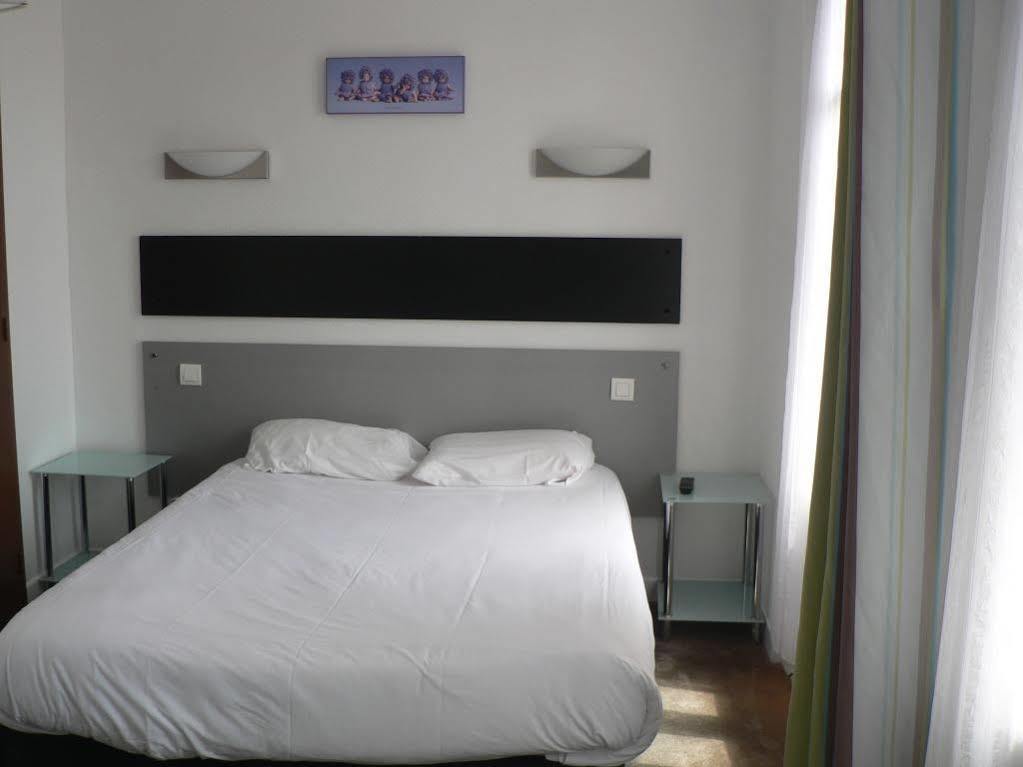 Hotel Les Alizes Biarritz Exterior photo