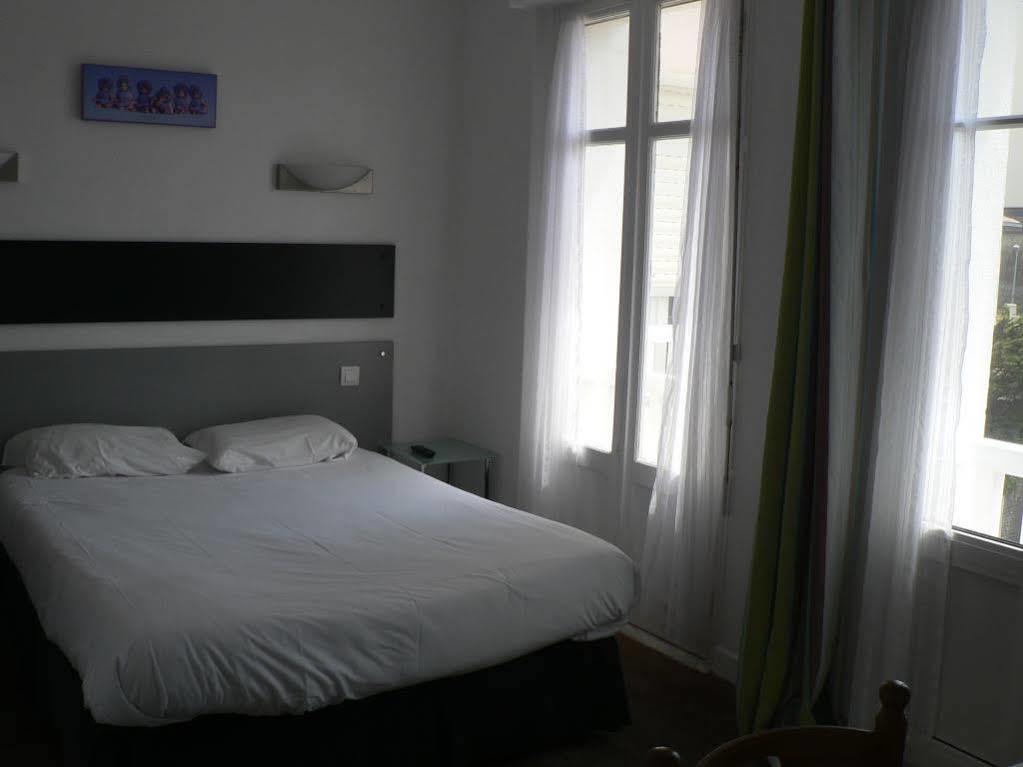 Hotel Les Alizes Biarritz Exterior photo
